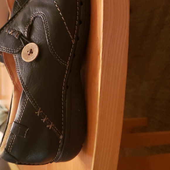 Clarks Unstructured Un-Loop Shoe - Picture 3 of 12